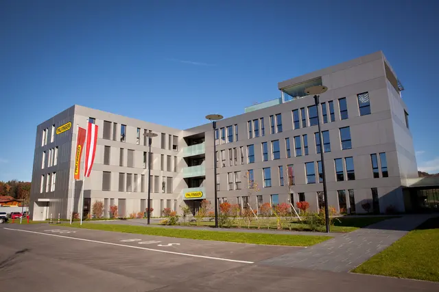 Das Headquarter des Unternehmens Palfinger befindet sich in Bergheim. | Foto: Palfinger
