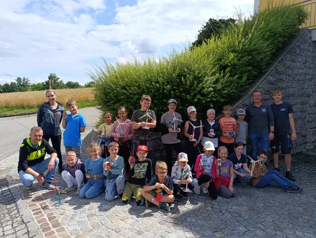 Stolz präsentierten die Kinder ihre selbst gebastelten Kunstwerke | Foto: FPÖ Atzbach