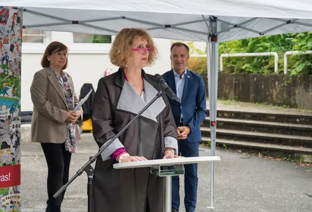 Mdw-Rektorin Ulrika Sych beschrieb in ihrer Rede die schrecklichen Zustände im KZ Auschwitz-Birkenau. Wo es Alma Rosé mit ihrem Orchester gelang, viele Frauen vor dem Tod zu retten. | Foto: Stadt Salzburg: Alex Killer