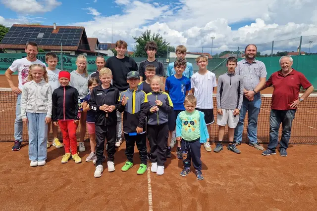 15 Kids beim Tenniscamp in Pernersdorf. | Foto: Trettenhahn