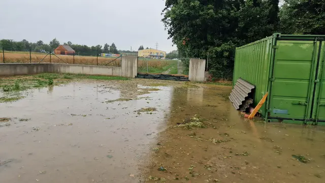 Erneut wurde der Garten vom Sonnendach geflutet. | Foto: BFKDO Hollabrunn