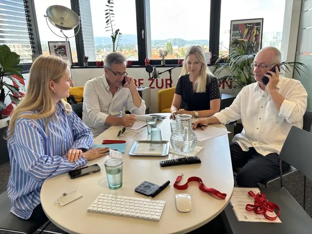 Gemeinsam für die Steirerinnen und Steirer da sein: Am 7. August findet die nächste "Von Mensch zu Mensch"-Telefonsprechstunde statt. Anrufe werden von 16 bis 18 Uhr entgegengenommen.  | Foto: MeinBezirk