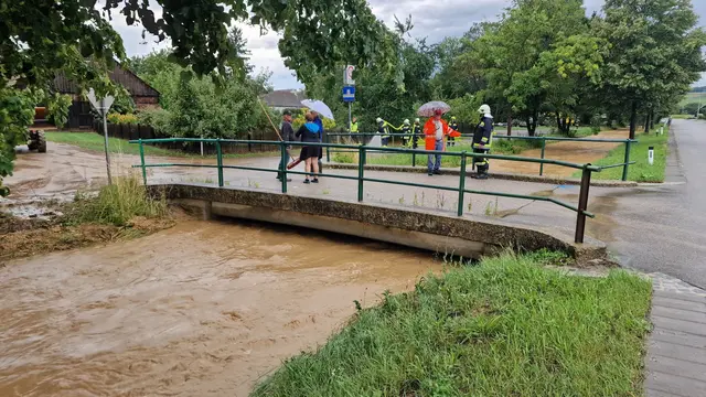 Die gesamten Straßen waren in Gross überschwemmt. | Foto: BFKDO Hollabrunn
