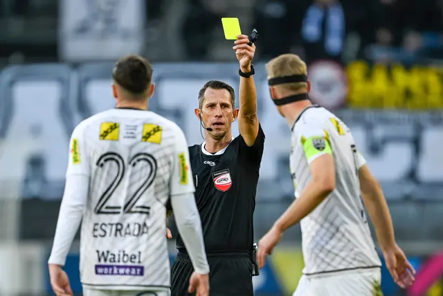 Kommunikation und Kontrolle: Von seinen Jobs in der Justizwache und bei der Steuerfahndung hat Referee Alexander Harkam einiges mitgenommen. | Foto: GEPA