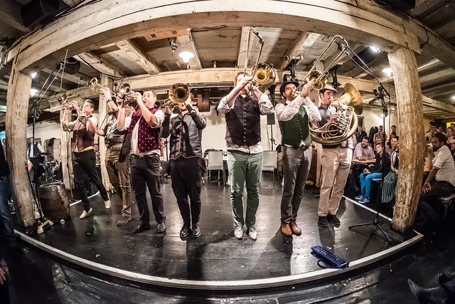 Am Samstag, dem 30 August, wird der Blechhaufn beim "Wood'n'Brass" in Ottendorf aufspielen. | Foto: © Blechhaufn