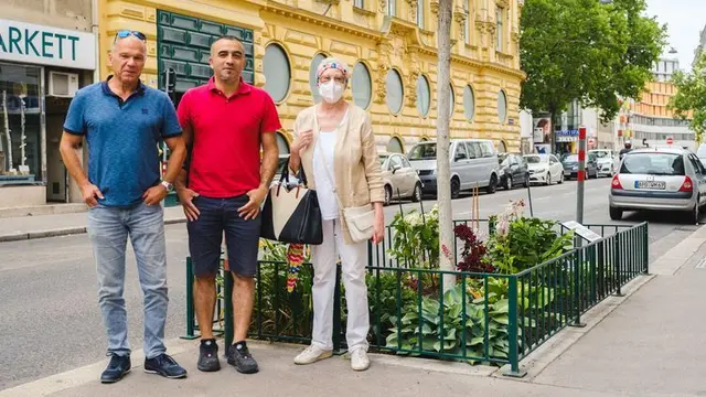 v. l. Michael Katzbeck, Alkan Salih und Anrainerin Frau Melanie. | Foto:  GB*/Daniel Dutkowski