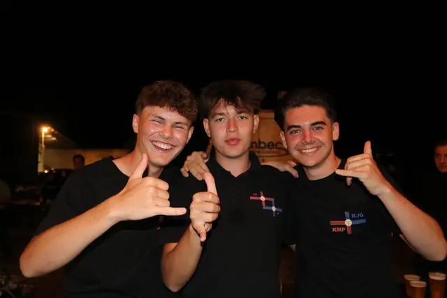 Phillipp Brünner, Jugendleiter Joshua Herczeg und sein Stellvertreter Matteo Jandrisits, freuten sich über eine gelungene Freiluftparty. | Foto: Jana Gollacz