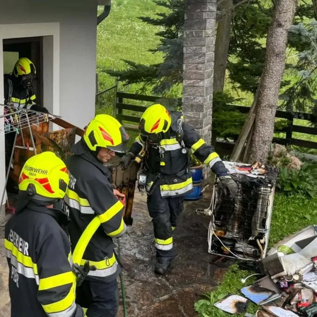 Die Feuerwehrleute von Köflach und Piber waren bei einem Kellerbrand im Einsatz. | Foto: FF Köflach