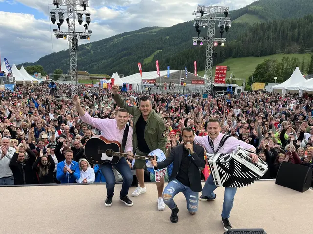 Der bisher größte Auftritt vor 7.000 Fans: "Wenn die Musi spielt - Open Air" in Bad Kleinkirchheim. | Foto: privat