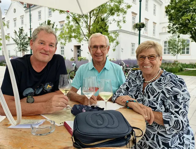 Walter Köllner, Herbert Pfaffl und Traude Takats. | Foto: Christian Nowotny