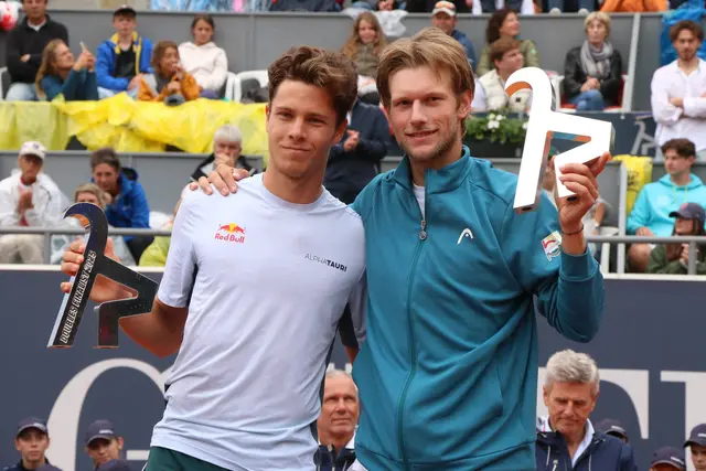 Gedämpfte Freude nach der Finalniederlage: Joel Schwärzler (19) und Neil Oberleitner (25) verpassten den Heimsieg beim ersten gemeinsamen Finale auf der ATP-Tour