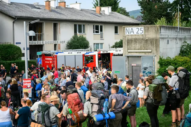 Viele Einsatzkräfte waren vor Ort. | Foto: MAX SLOVENCIK / APA / picturedesk.com