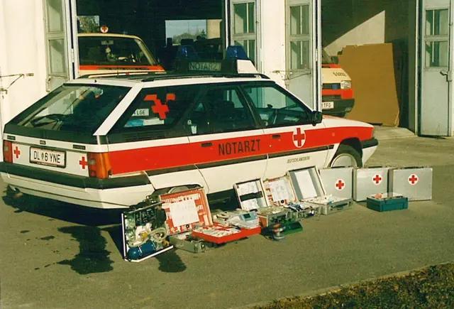 Das erste Notarzt-Einsatzfahrzeug um 1993 | Foto: Rotes Kreuz Deutschlandsberg