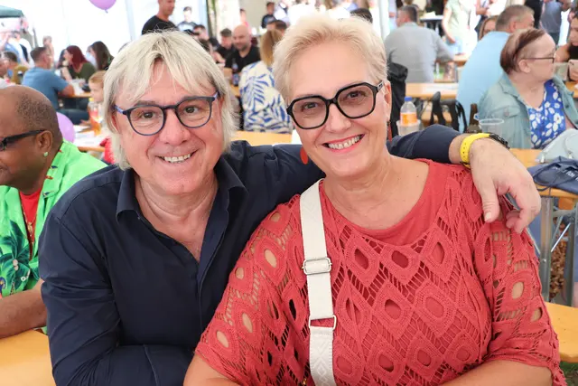 Marc Andrae und Sabine Stubenrauch, die von GR Monika Dunkl für ihre kompetente Mitarbeit in der Organisation des Festes geehrte wurde.  | Foto: Edith Ertl