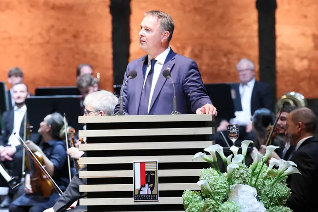 Vizekanzler Andreas Babler bei seiner Rede. | Foto: Land Salzburg / Franz Neumayr