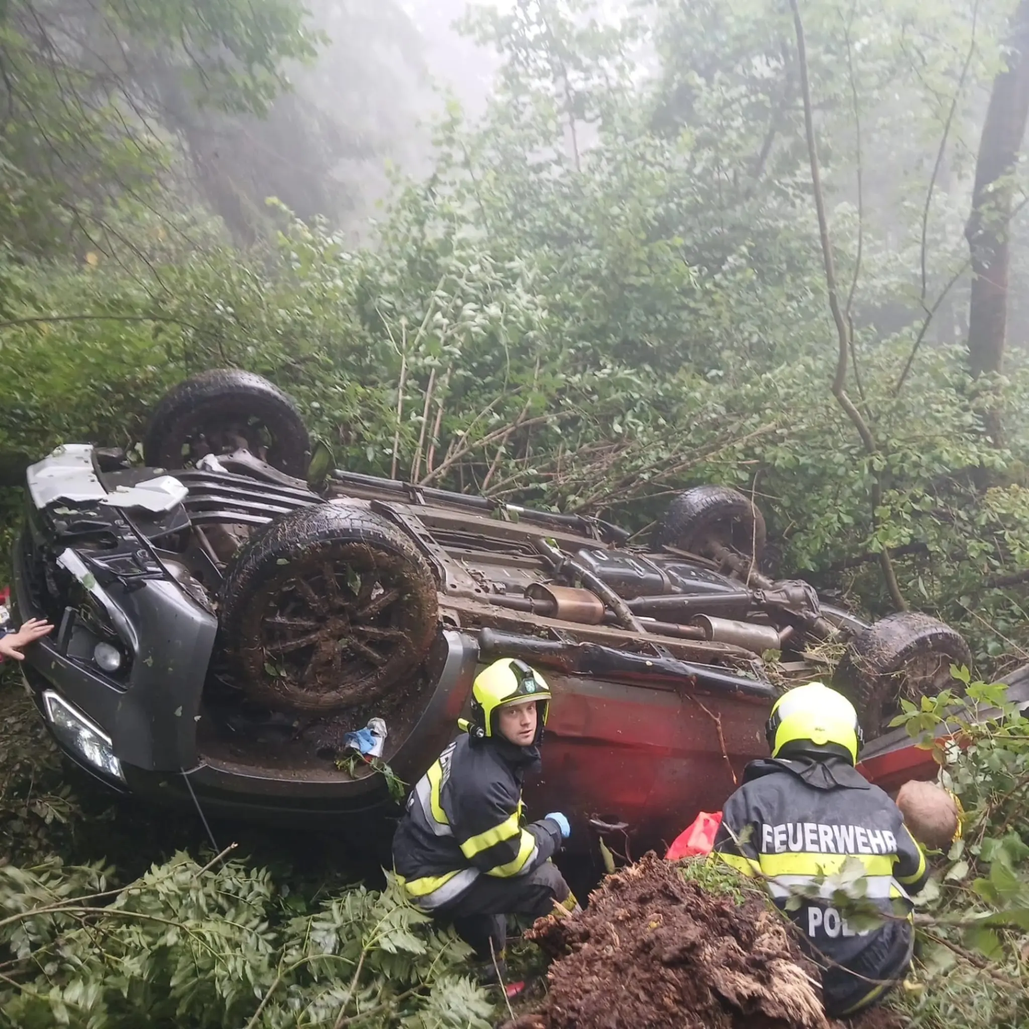 Auto-st-rzte-200-Meter-ab