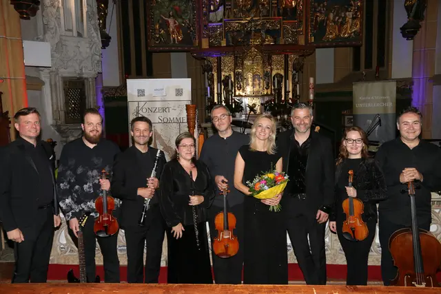 Katrin u. Werner Unterlercher mit dem Symphonic Orchester