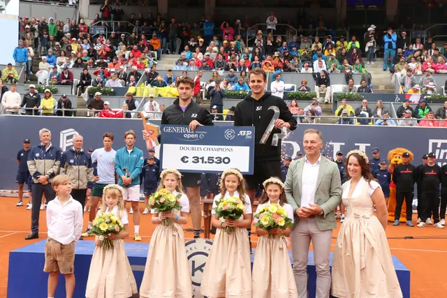 250 ATP Punkte und 31.500 Euro Preisgeld kassierte das tschechische Doppel Patrik Rikl (l.) und Petr Nouza für den Turniersieg