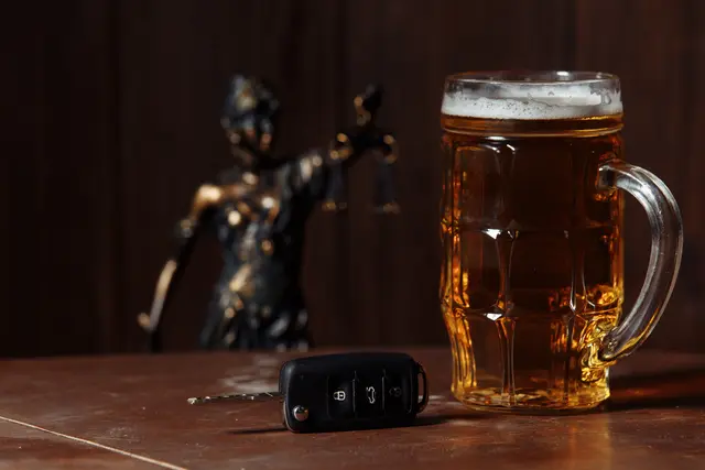 Der Führerschein konnte nicht abgenommen werden, da ihr dieser bereits aufgrund früherer Alkohol- und Suchtgiftbeeinträchtigungen entzogen worden war. | Foto: PantherMedia / burdun