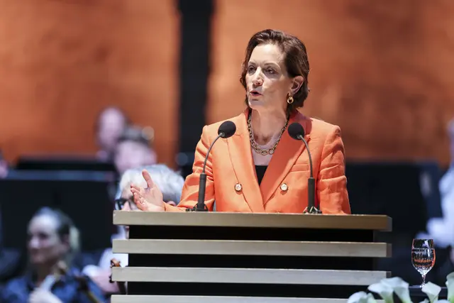 Im Bild: Anne Applebaum, Eröffnungsrednerin der Salzburger Festspiele 2025. | Foto: Land Salzburg / Franz Neumayr