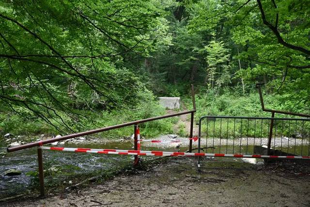 Da gabs bis Sept. letzten Jahres einen Holzsteg, der vom Hochwasser weggeschwemmt wurde