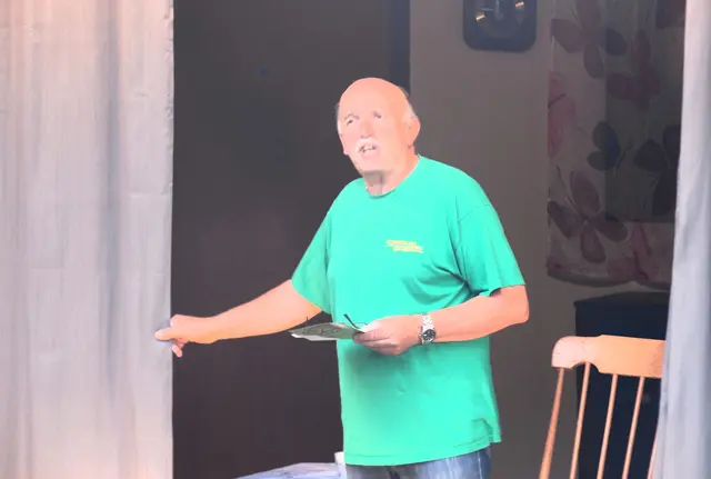 Hans Thaller konnte zahlreiche Theaterbegeisterte in Bierbaum begrüssen