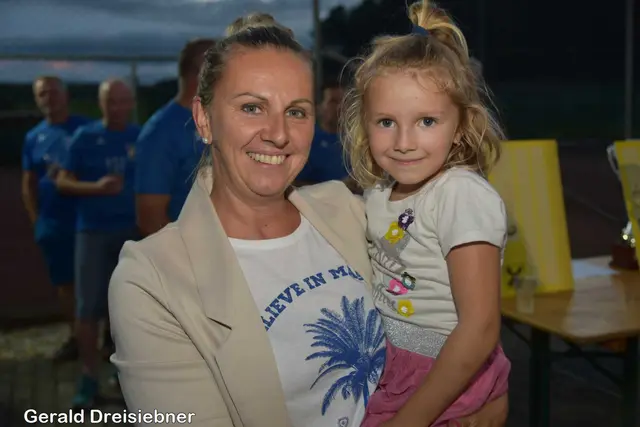 GR Ramona Sax mit Tochter  | Foto: Gerald Dreisieber