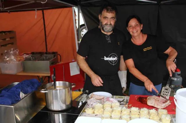 Josef Matzinger begeisterte mit seinem Spanferkel die Gaumen der Festgäste. | Foto: Peter Seper