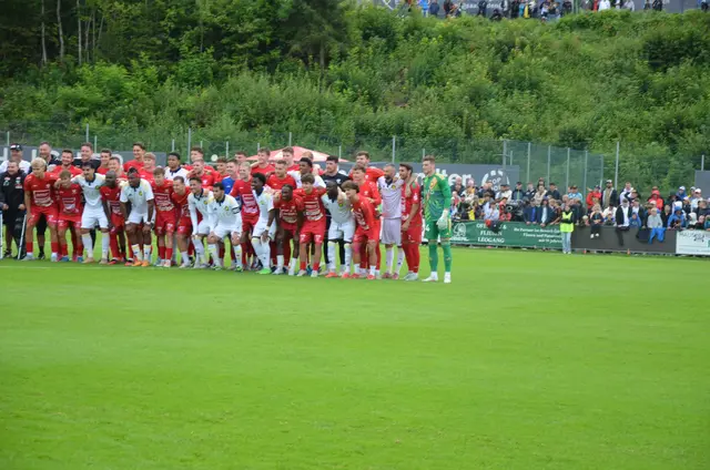 Fußball verbindet: St.Johann&amp; Al-Nassr beim Spiel in Saalfelden. | Foto: Schilling