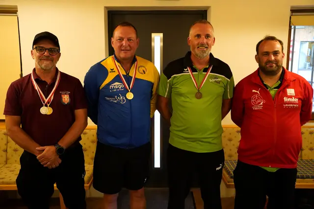 Mario Jofen (2.v.l. - SG Nussdorf-Debant) holte Gold in der Seniorenklasse 1 mit der Standardpistole bei den Landesmeisterschaften für Feuerpistole 2025 an der Schützengilde in Schwoich | Foto: Christian Kramer / TLSB