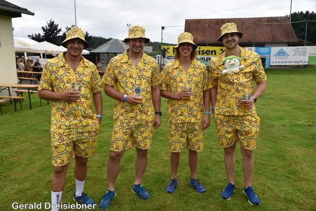 Die Sieger bei der Allgemeinen Wertung " Die Wilden Hühner"  | Foto: Gerald Dreisieber