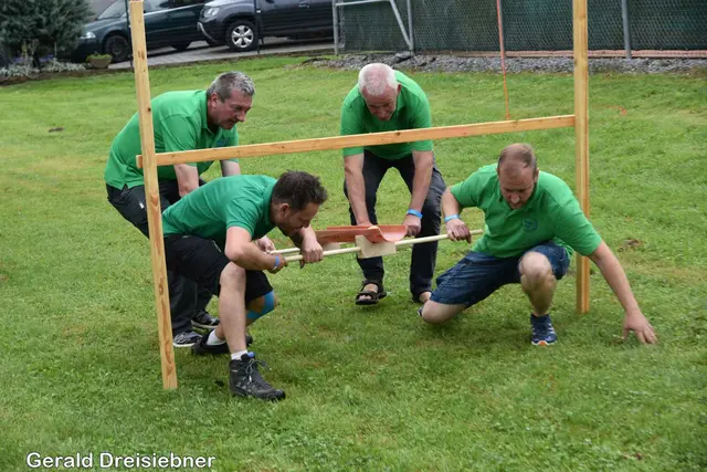 Teamgeist, Geschicklichkeit und besondere Fähigkeiten gehören beim Superzehnkampf in Pressguts dazu. | Foto: Gerald Dreisieber