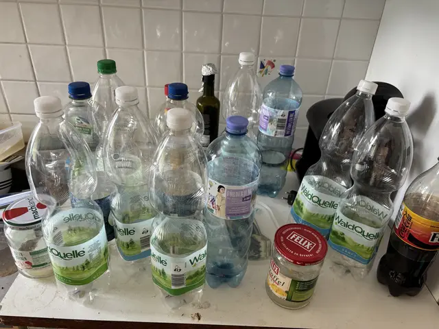 Zuhause sollte man die Pfandflaschen auf keinen Fall horten. | Foto: Zezula