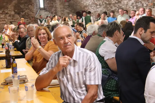 Ehrenkuruzzenwächter Nr. 13 ist der ehemalige Burgauer Vizebürgermeister Franz Jeindl. | Foto: Martin Wurglits