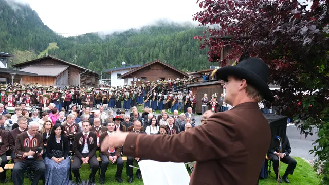 Bezirkskapellmeister Martin Dosch in Aktion
