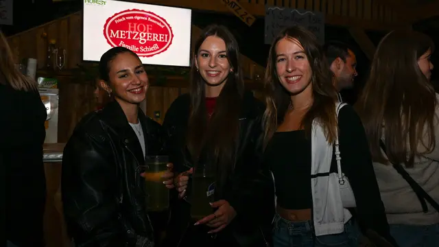Anna, Alina und Sarah ließen sich vom Wetter nicht beeindrucken | Foto: Dema/Fischer