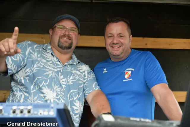 DJ Sammy (Günther Salmhofer) und HBI Michael Wurm | Foto: Gerald Dreisieber