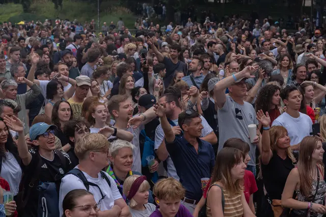 Die vergangenen Tage findet am Wiener Karlsplatz die bereits 16. Ausgabe vom "Popfest Wien" statt.  | Foto: Emanuel Ullmann/MeinBezirk