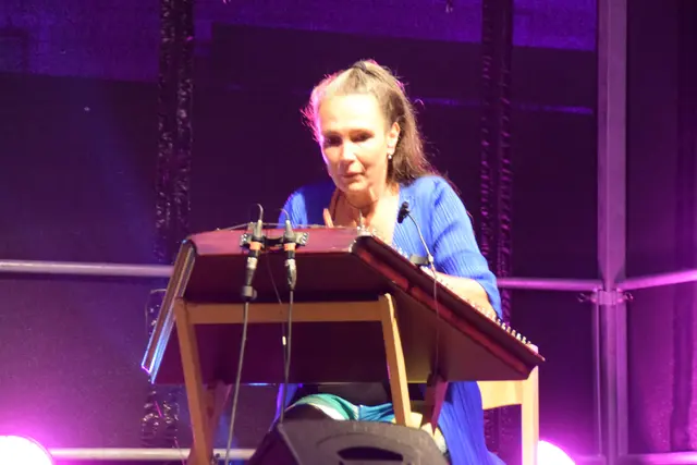 Maria Mahr zeigte am Hackbrett ihr musikalisches Können.  | Foto: Elisabeth Kloiber