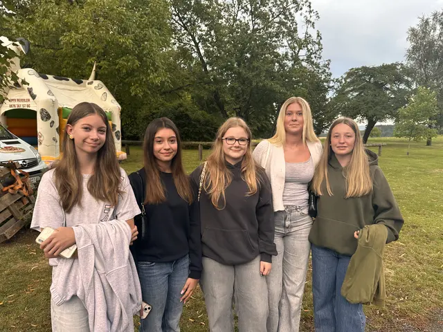 Hanna, Anastasija, Larissa, Ann-Kathrin und Lea  | Foto: Lisa Stöckl 