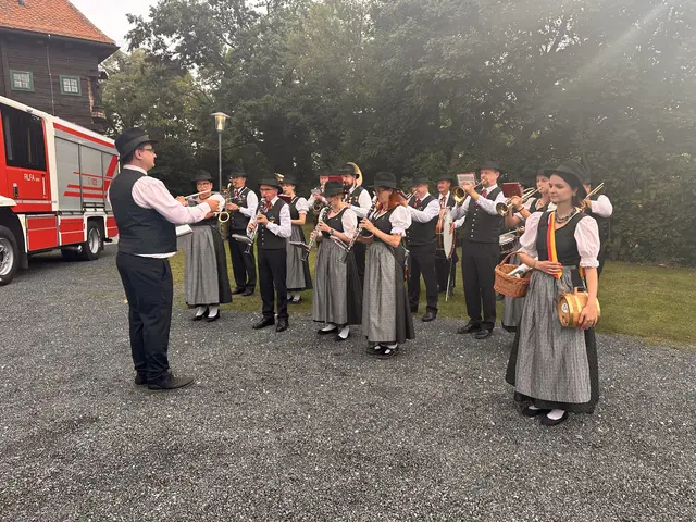 Der Musikverein Edelserpentin Bernstein begleitete den Festakt und die Segnung musikalisch  | Foto: Lisa Stöckl