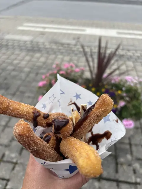 Lateinamerikanische Spezialitäten, Kaffee und gemütliches Beisammensein rundeten das Festivalwochenende ab. | Foto: Rosenberger