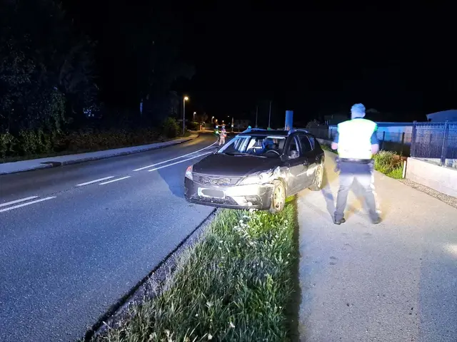15 Einsatzkräfte der Freiwilligen Feuerwehr Lamprechtshausen rückten vergangenen Sonntag, nach einem Verkehrsunfall aus. | Foto: Freiwillige Feuerwehr Lamprechtshausen