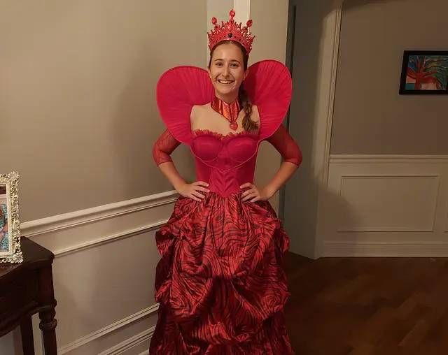 Liese-Marie Piller war an Halloween als Herz-Königin verkleidet, um "Trick or Treat" zu gehen. | Foto: Liese-Marie Piller