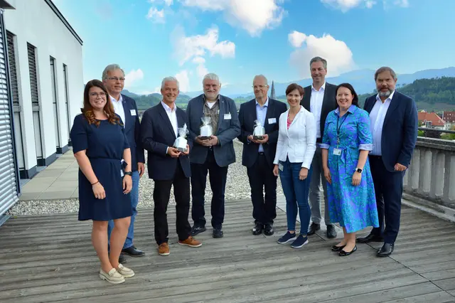 Verena Brandstätter von der Stabsstelle Qualitätsmanagement, die externen Visitoren Christian Lanz (Pflegerischer Visitor), Uwe Riegelmann (Visitationsbegleiter), Dr. Jochen Süß (Medizinischer Visitor) und Christoph Plester (Ökonomischer Visitor), Krankenhaus-Pflegedirektorin Elfriede Taxacher, der Kaufmännische Direktor Manfred Kraßnitzer, Andrea Ziegenfuss, Stabsstelle Qualitätsmanagement und Gesamtleiter Michael Steiner | Foto: Barmherzige Brüder