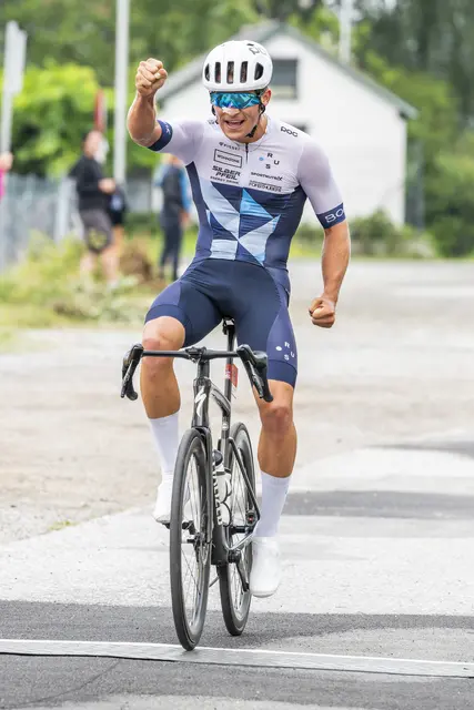 Anton Erlbacher bei der Zieleinfahrt | Foto: Andreas Biedermann
