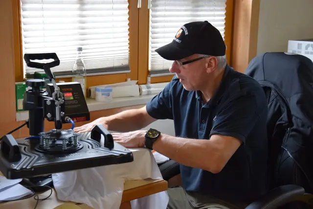 Hier entstehen Fan Artikel | Foto: Fotos:  Hannes Reichenpfader und Emma Jelenz