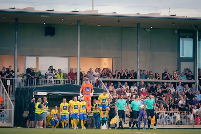Volles Haus: 1.000 Fans waren in der Nunner Arena beim Tillmitscher Debüt im ÖFB-Cup dabei. | Foto: FOTObyHOFER/Christian Hofer/First Vienna FC