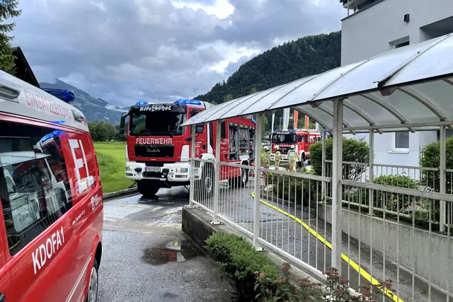 Die Stadtfeuerwehr Kitzbühel im Einsatz bei einem Kellerbrand. | Foto: Stadtfeuerwehr © Kitzbühel