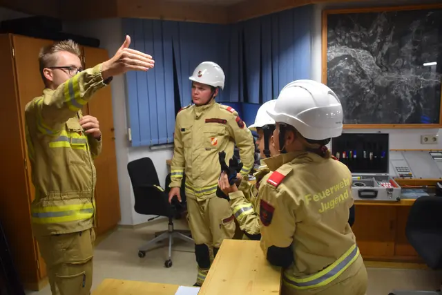 Besprechungen sind natürlich wichtig. Man muss wissen, was Sache ist.  | Foto: ZOOM-Tirol